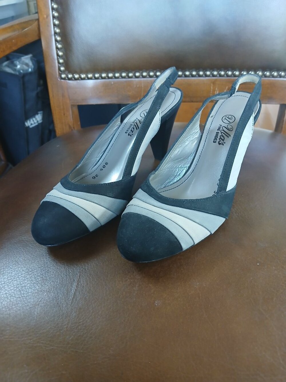 Practical svelt heels.